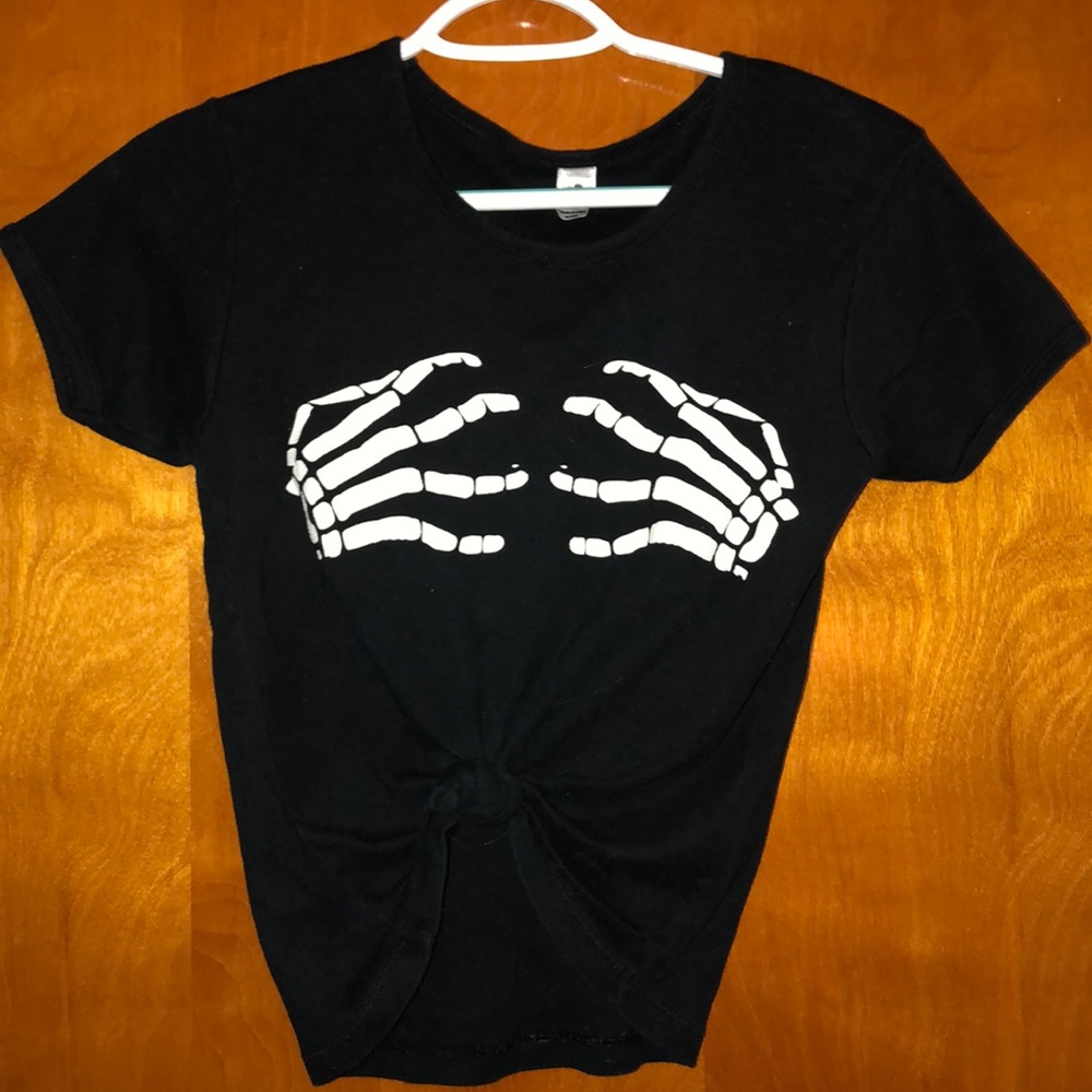 Black t-shirt